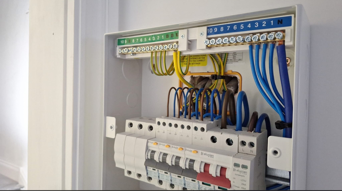 Consumer unit wiring